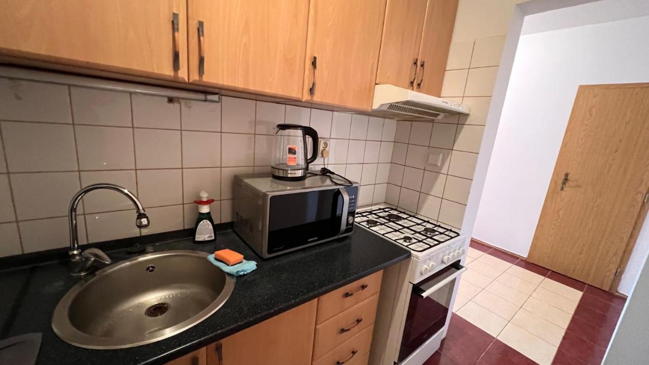 2 Room Apartment, Near Oc Galeria, Petrzalka Bratislava Esterno foto