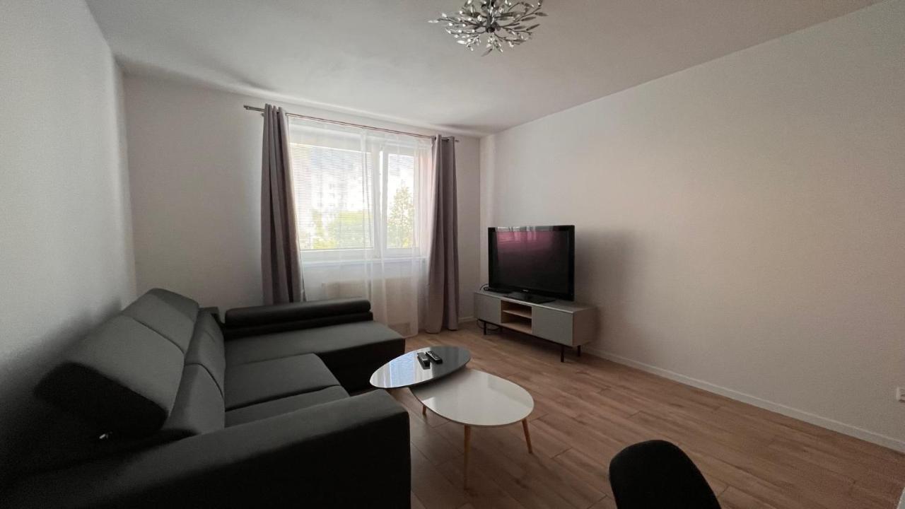 2 Room Apartment, Near Oc Galeria, Petrzalka Bratislava Esterno foto