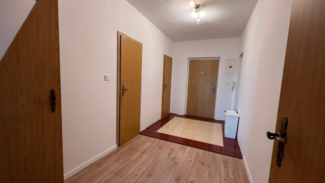 2 Room Apartment, Near Oc Galeria, Petrzalka Bratislava Esterno foto
